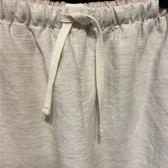 Aritzia Wilfred Tencel Linen Shorts with Drawstring size 2XS or 00 - Picture 5 of 15